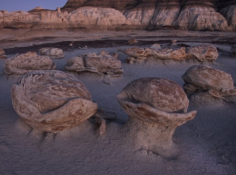 Những quả trứng kỳ lạ giống  sinh vật ngoài hành tinh nằm ở New Mexico, Mỹ là một trong những thắng cảnh khiến con người "rùng mình" như lạc bước vào thế giới khác.